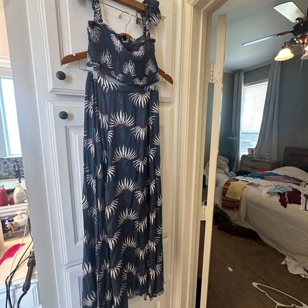 Elegant Navy Blue Floral Maxi Dress